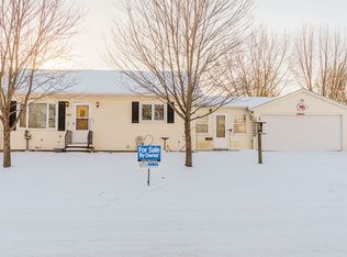 1003 Water St, Center Point, IA 52213