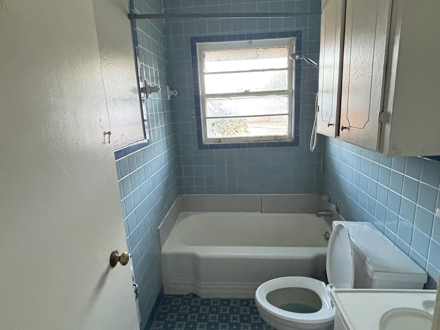 2 bed, 1200 sqft, $895 — Photo 2