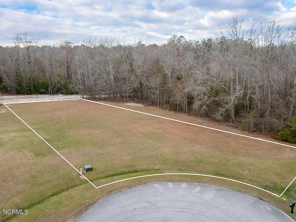1st image of 113 Kinsaw Court