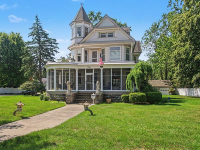 360 E Central Ave, Zeeland, MI, 49464