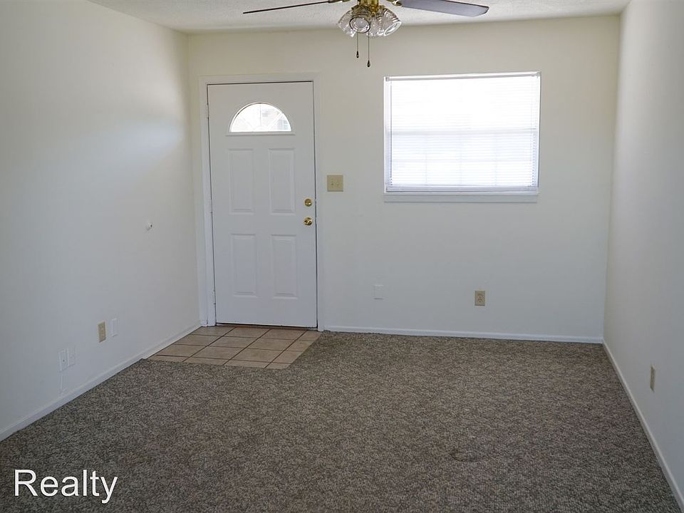 2nd image of 107 28th St APT 8