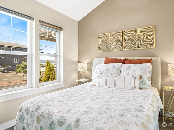 5th image of 7578 Birch Bay Drive #6