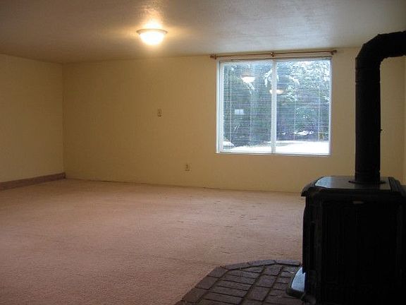 20x20 LR w/Gas Stove