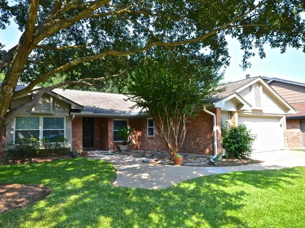 2807 Pecan Point Dr, Sugar Land, TX 77478