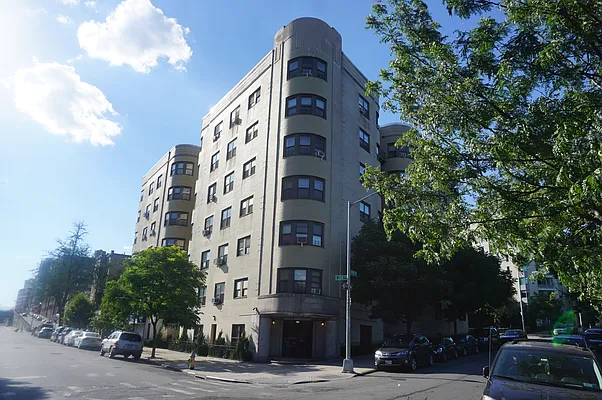 Sold by Benchmark Real Estate Sales LLC | media 21