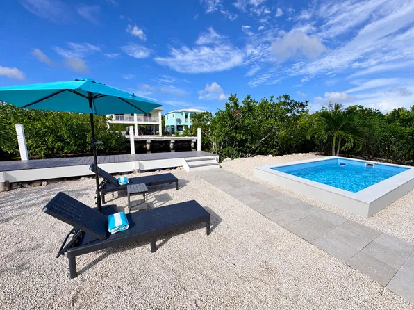 27433 Antigua Ln, Ramrod Key, FL 33042