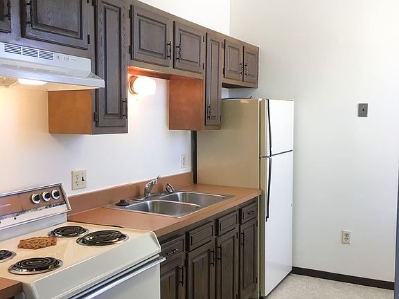 2nd image of 132 Greene St APT D
