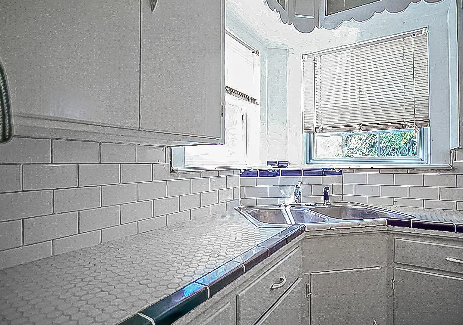 5218 Bernardo De Galvez Ave — Photo 1