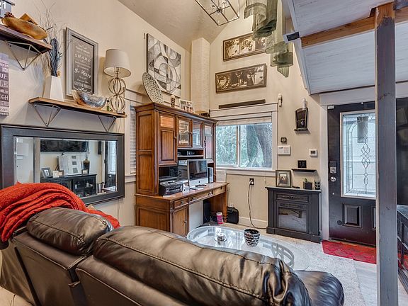 3rd image of 60183 E Sleepy Hollow Dr