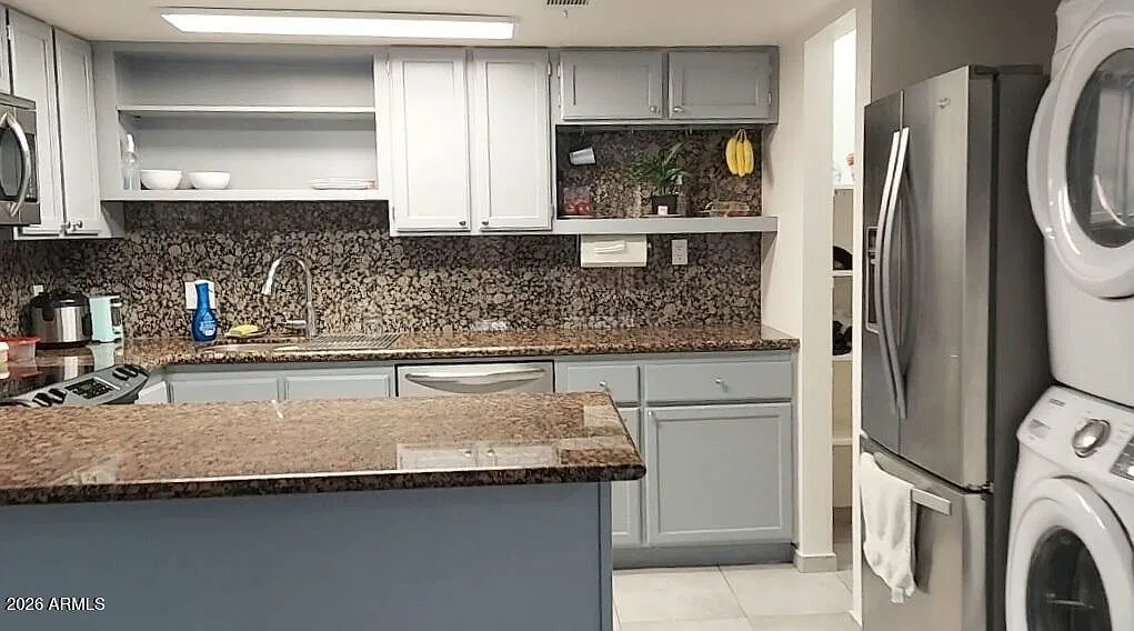 3 bed, 2.0 bath, $1,900 — Photo 2