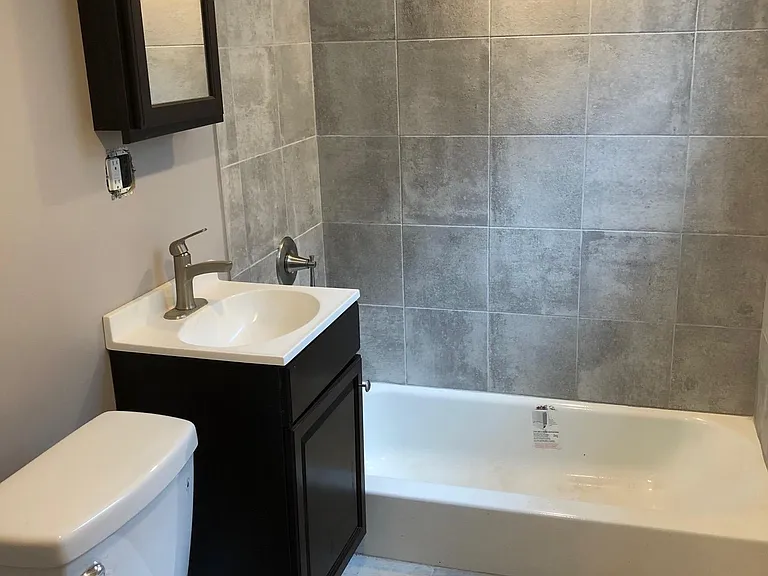 647 South Blvd #4 — Photo 10