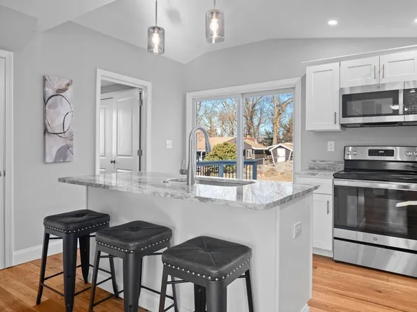 282-282 Lynnfield St #R, Peabody, MA 01960