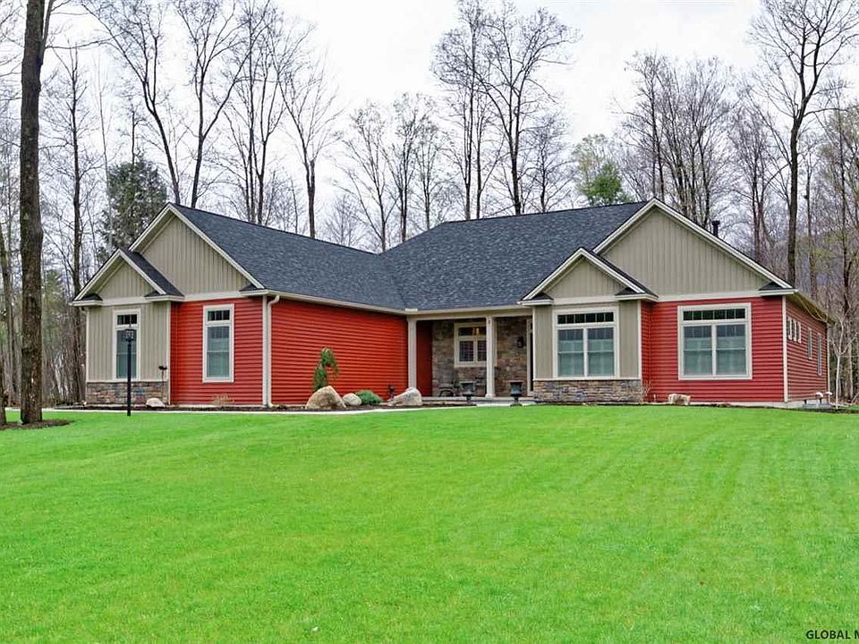 1st image of 14 Patriot Hill Dr