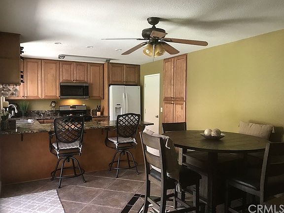 5th image of 951 E Banyan St