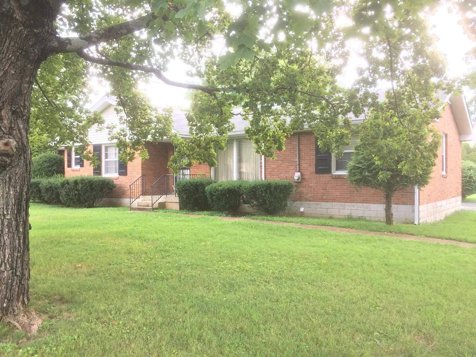 1144 Greenland Ave — Photo 2
