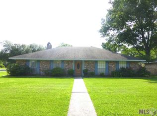 1494 Wellington Dr, Baton Rouge, LA 70815