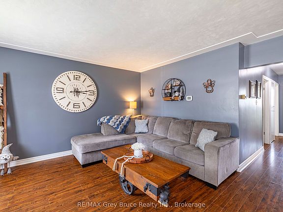 4th image of 175 Fergus St S