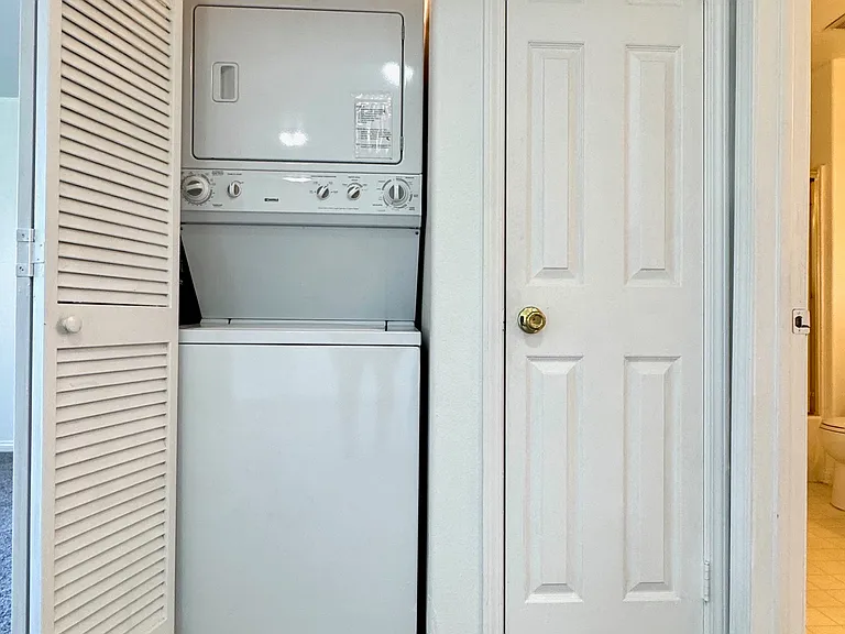 11410 Brookshire Ave #404 — Photo 8