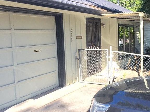 Attached Garage