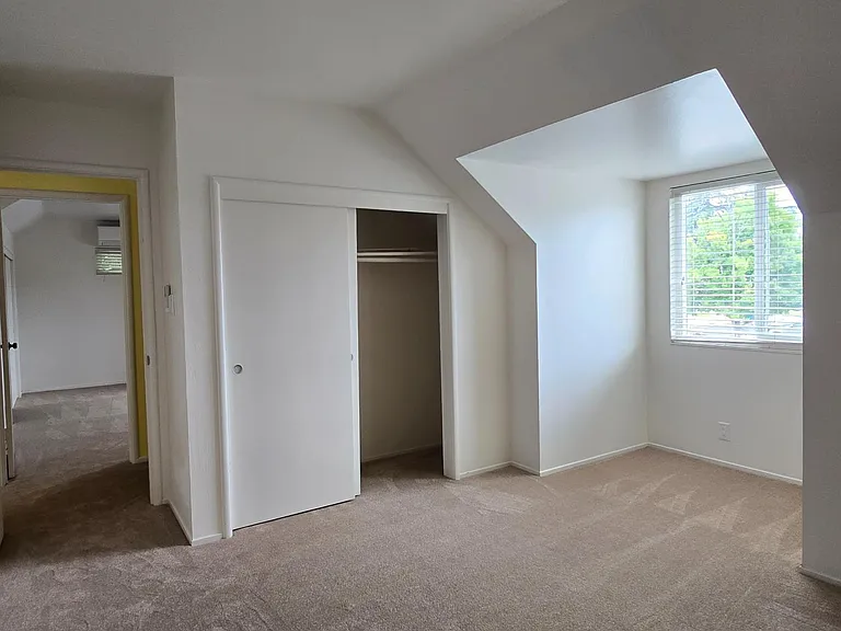 137 Anita Ct — Photo 10