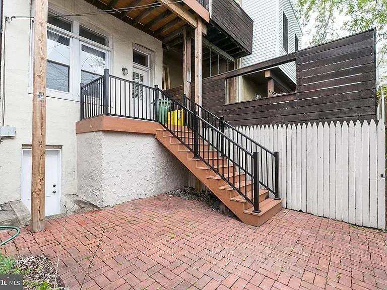 2205 E Baltimore St — Photo 43