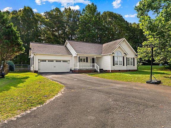 3rd image of 1678 Treadwell Rd