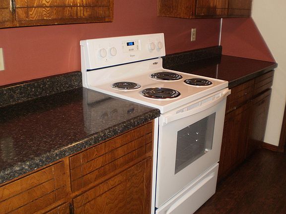 4th image of 616 SW 62nd St
