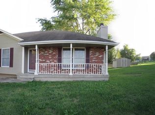 812 SW Foxtail Dr, Grain Valley, MO 64029