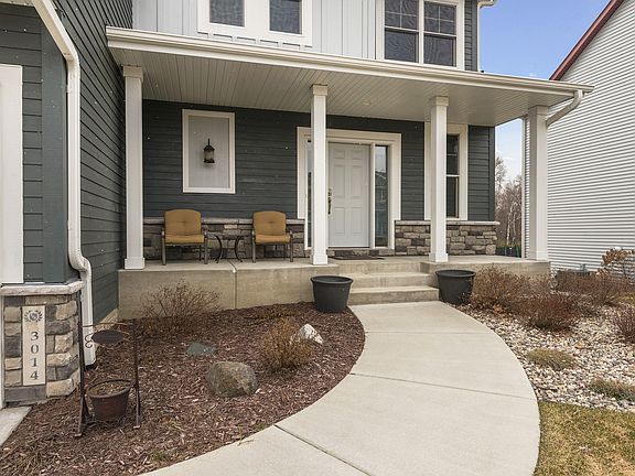 3rd image of 3014 Aspen Lake Dr NE