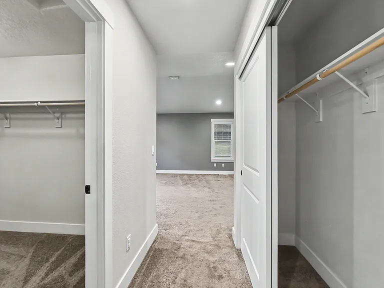 7615 Applegate Dr — Photo 19