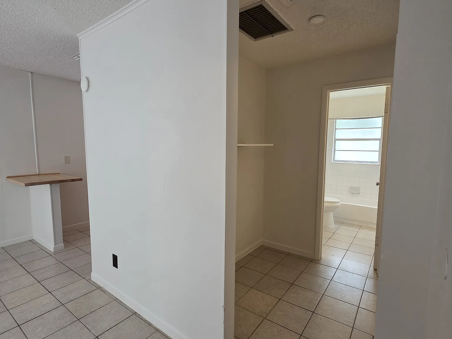2 bed, 825 sqft, $1,300 — Photo 1