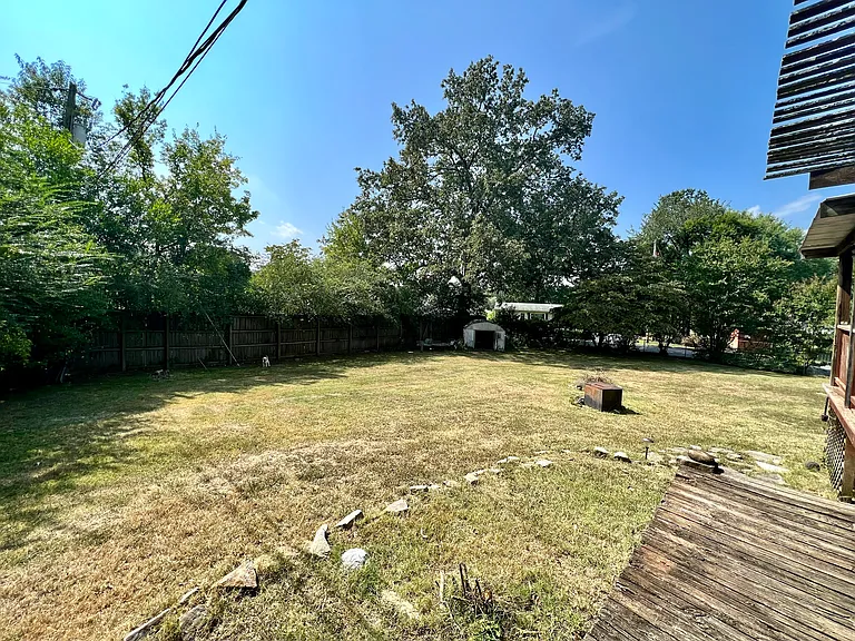 1202 Cranbrook Dr — Photo 13