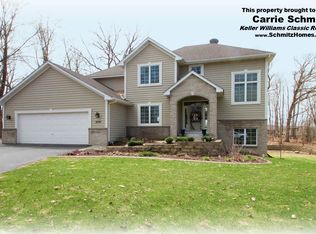 8939 Tewsbury Gate N, Maple Grove, MN 55311