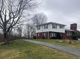 460 Powell Ln, Cumberland Gap, TN 37724