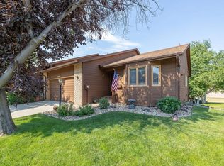 1045 Mountain Springs Ln, Rapid City, SD 57702