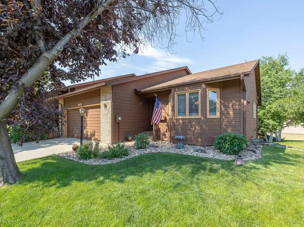 1045 Mountain Springs Ln, Rapid City, SD 57702