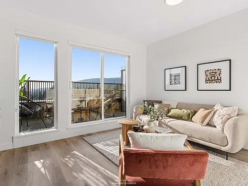 Floor plan Top-floor unit with phenomenal views and a spaciou