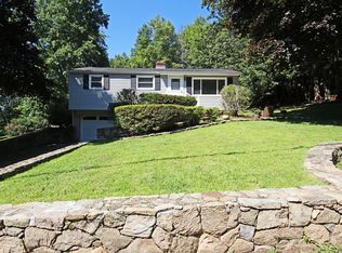 17 Pine Tree Rd, Monroe, CT 06468