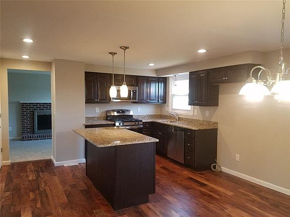 3rd image of 307 Wren Dr