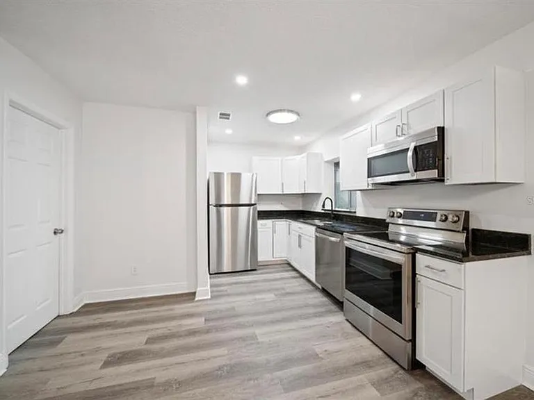 7013 Salinas Ct — Photo 6