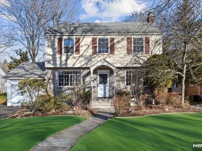 61 Surrey Ln, Tenafly, NJ, 07670