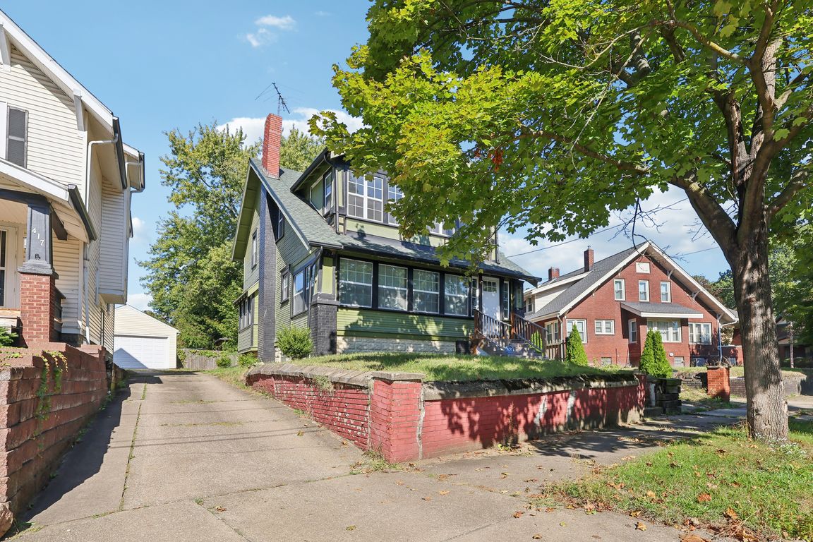 Crestwood Ave-S0110-001.jpg