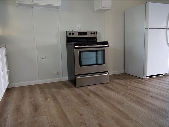 4th image of 103 N 6th St E