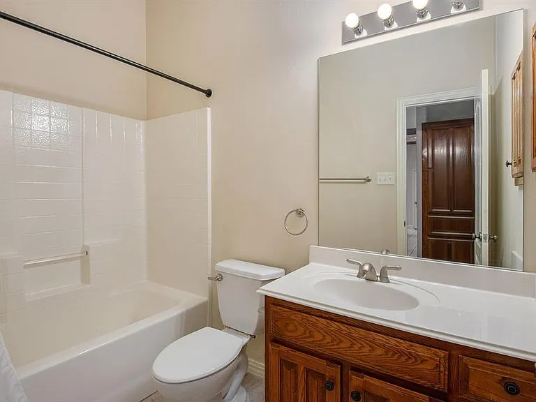 6925 Katherine Ct — Photo 22
