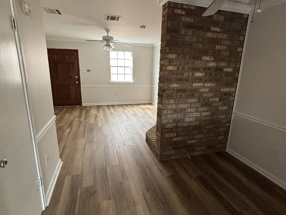 1st image of 323 Deckbar Ave #203
