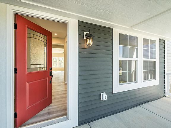 3rd image of 410 Fleming Cir