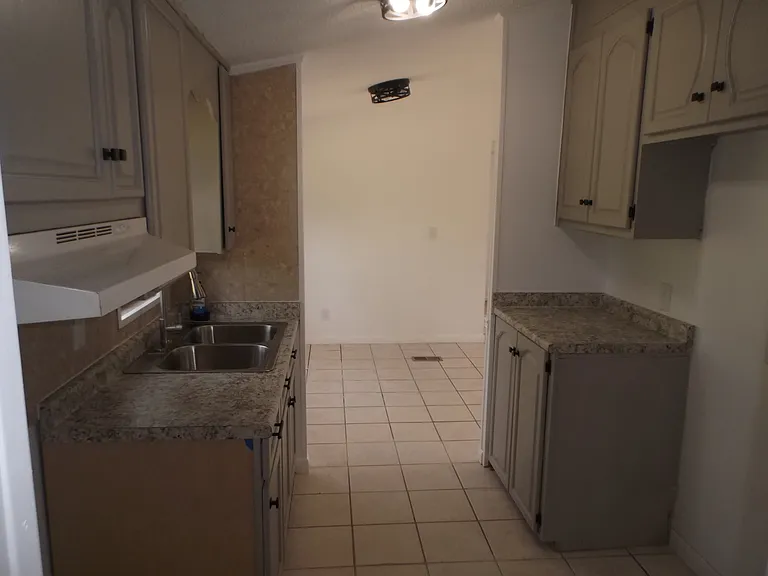 808 Penny Pl — Photo 7