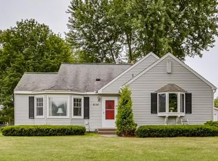 2132 Spruce Pl, White Bear Lake, MN 55110