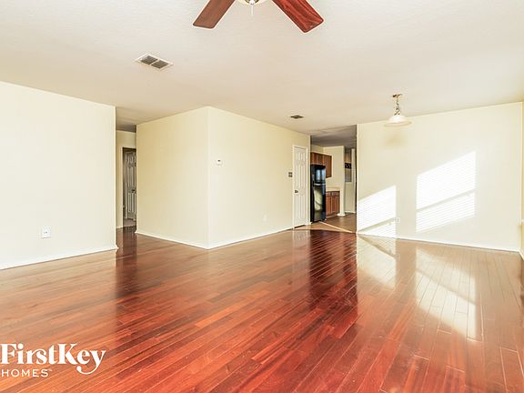 4th image of 1309 Gayle St