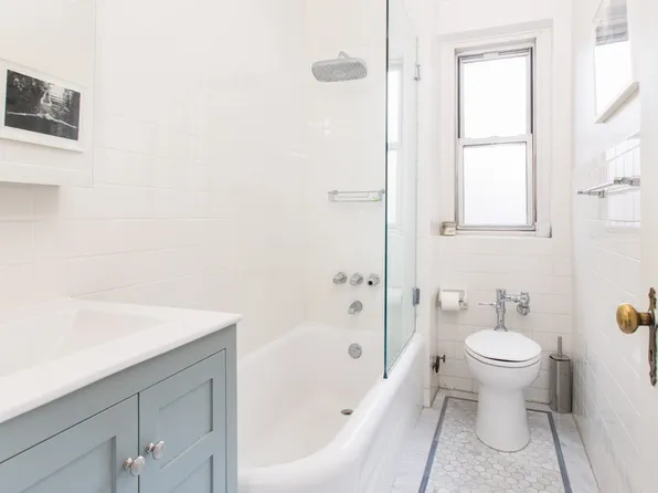 433 West 34th Street image 6 of 11